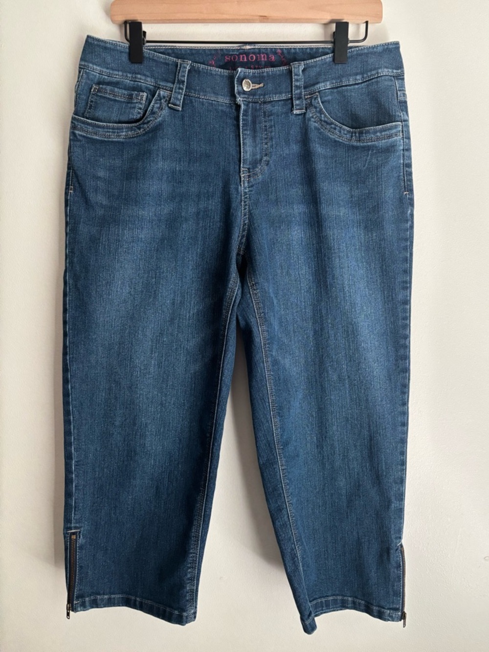 Sonoma Life + Style Denim Capri Jeans Size 10 Zip Hem Casual Coastal Classic